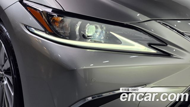 Lexus ES 2024 — photo 8