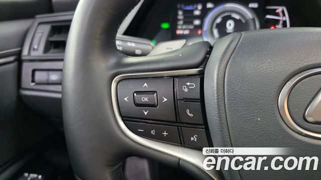 Lexus ES 2024 — photo 38