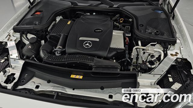 Mercedes-Benz E-Class 2022 — photo 6