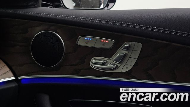 Mercedes-Benz E-Class 2022 — photo 24