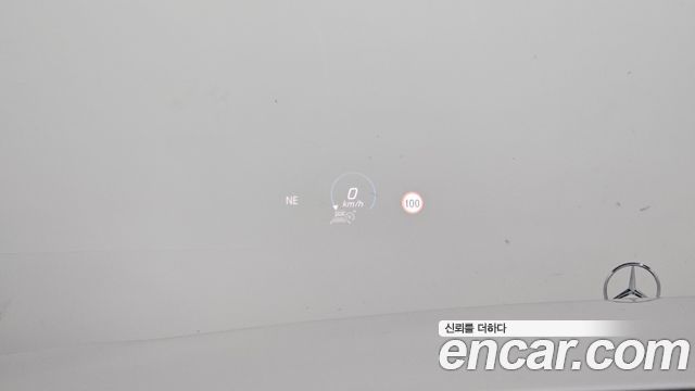 Mercedes-Benz E-Class 2022 — photo 27