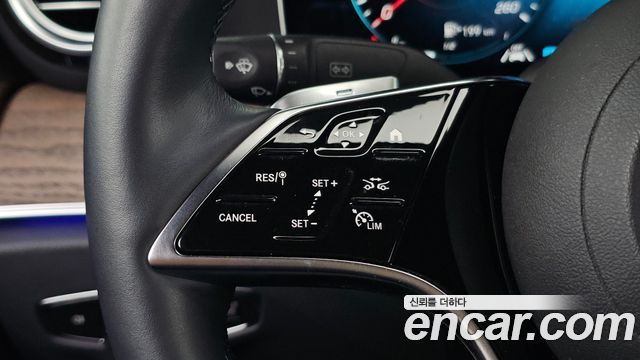 Mercedes-Benz E-Class 2022 — photo 28