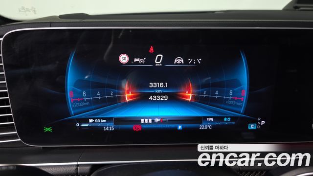 Mercedes-Benz GLE-Class 2025 — photo 11