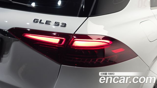 Mercedes-Benz GLE-Class 2025 — photo 9