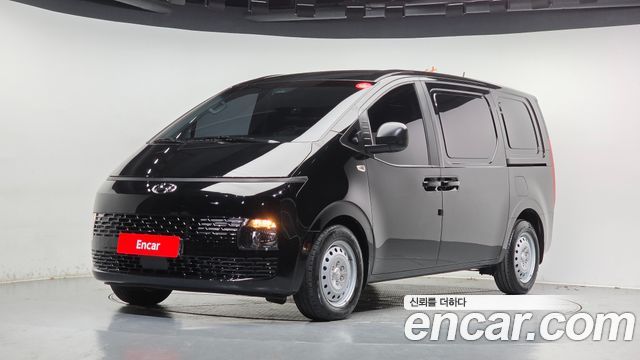 Hyundai Staria 2022 — photo 1