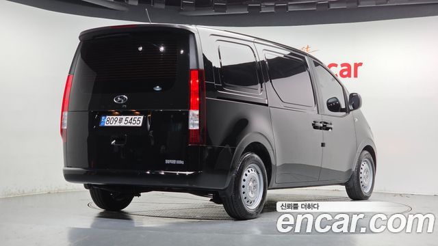Hyundai Staria 2022 — photo 2