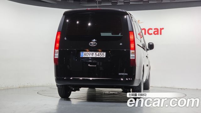 Hyundai Staria 2022 — photo 4