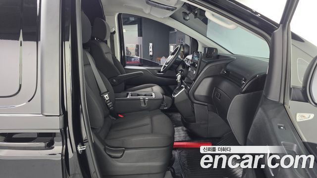 Hyundai Staria 2022 — photo 11