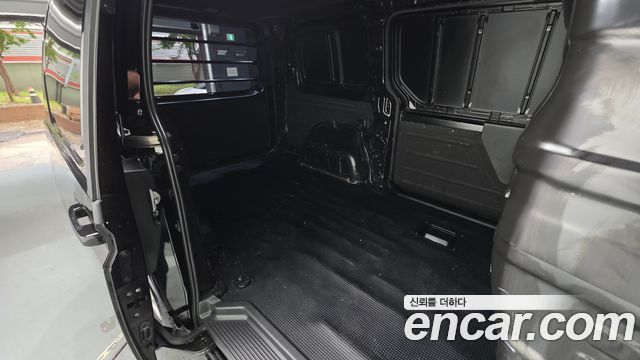 Hyundai Staria 2022 — photo 12