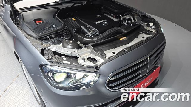 Mercedes-Benz E-Class 2022 — photo 6
