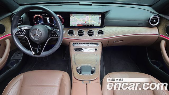 Mercedes-Benz E-Class 2022 — photo 10