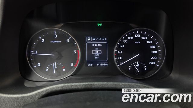 Hyundai AVANTE 2016 — photo 11