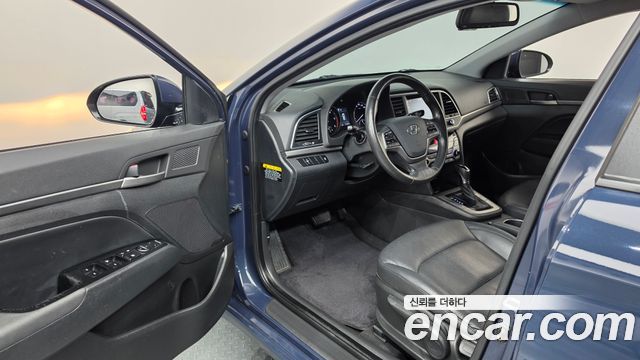 Hyundai AVANTE 2016 — photo 13