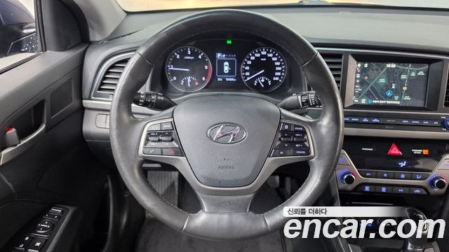Hyundai AVANTE 2016 — photo 18