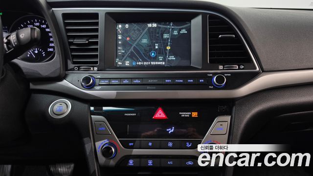 Hyundai AVANTE 2016 — photo 19
