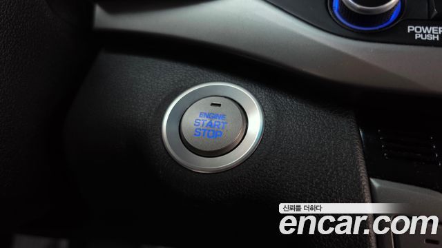 Hyundai AVANTE 2016 — photo 25