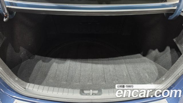 Hyundai AVANTE 2016 — photo 26