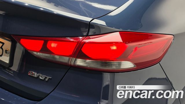 Hyundai AVANTE 2016 — photo 9