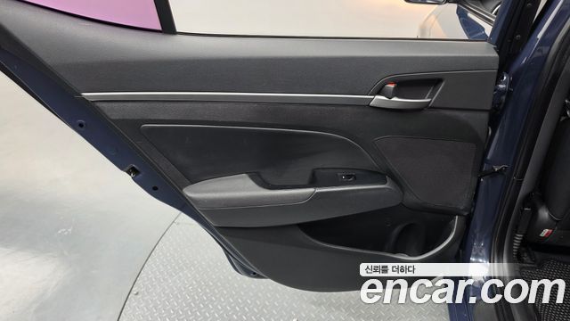 Hyundai AVANTE 2016 — photo 15