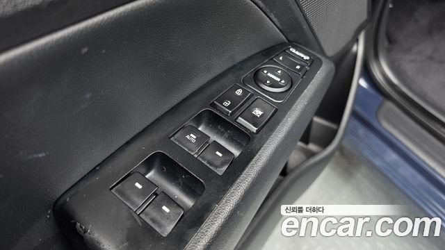 Hyundai AVANTE 2016 — photo 31