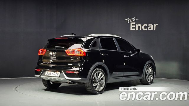 Kia Niro 2018 — photo 2