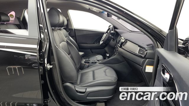 Kia Niro 2018 — photo 11