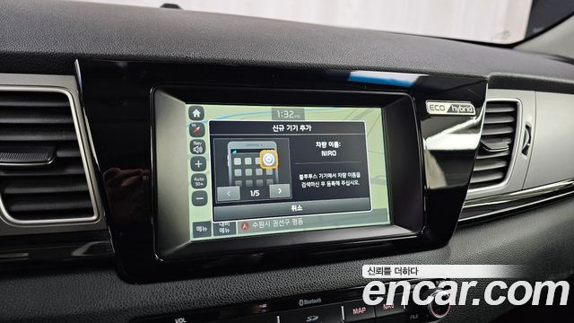 Kia Niro 2018 — photo 16