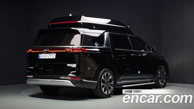 Kia Canival 2023 — photo 2