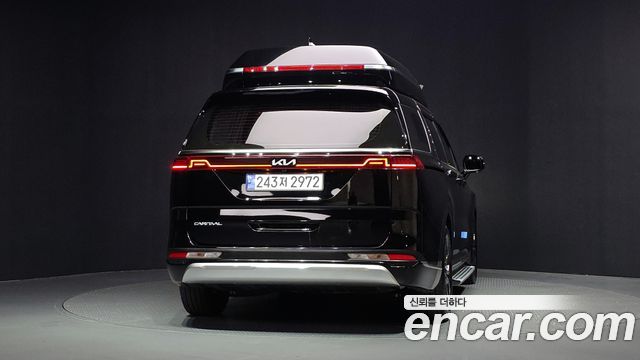 Kia Canival 2023 — photo 4