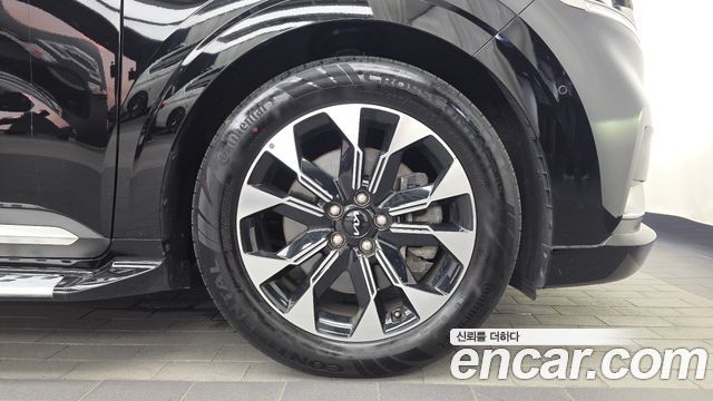 Kia Canival 2023 — photo 5