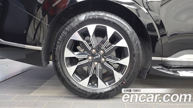 Kia Canival 2023 — photo 7
