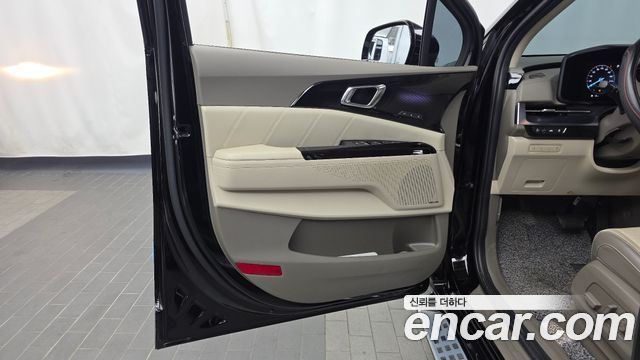 Kia Canival 2023 — photo 14