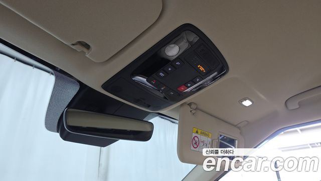 Kia Canival 2023 — photo 29