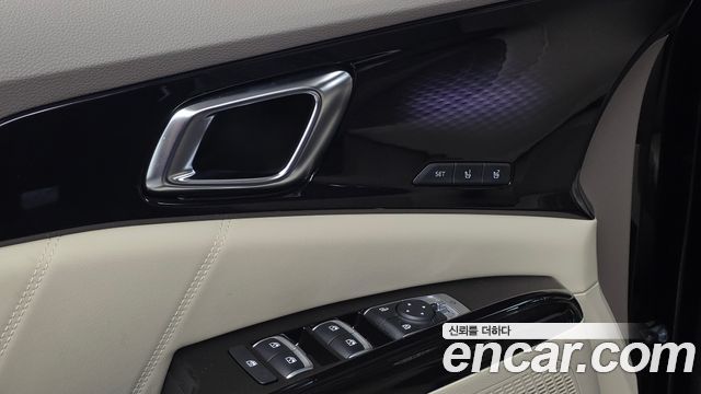 Kia Canival 2023 — photo 31