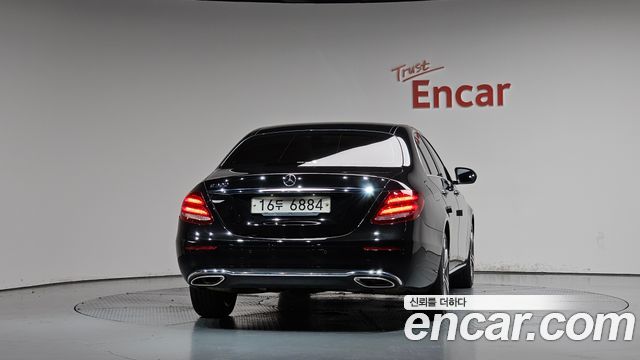 Mercedes-Benz E-Class 2019 — photo 4