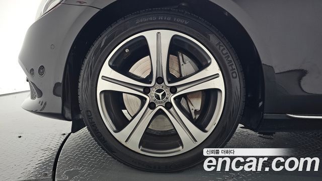 Mercedes-Benz E-Class 2019 — photo 5