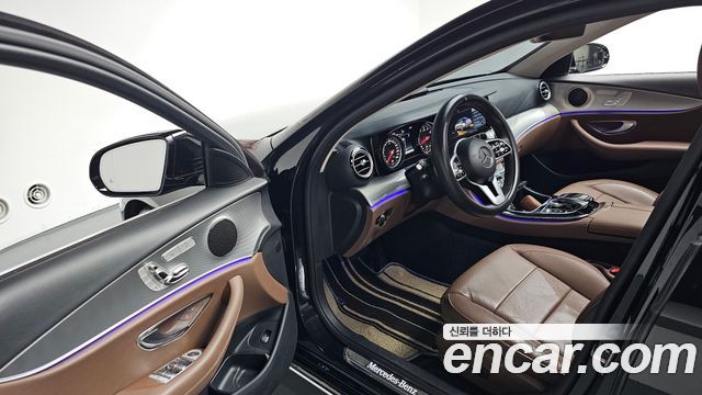 Mercedes-Benz E-Class 2019 — photo 13