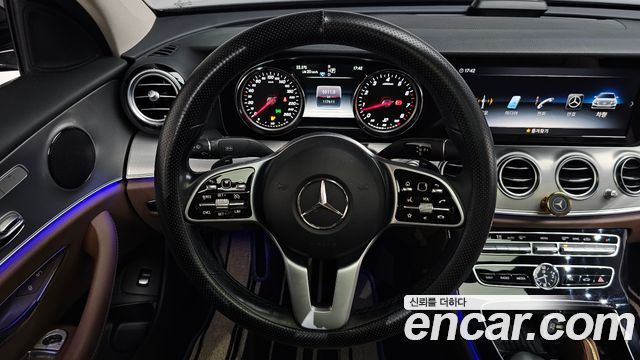 Mercedes-Benz E-Class 2019 — photo 19