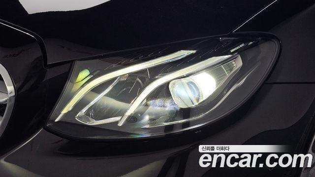 Mercedes-Benz E-Class 2019 — photo 8