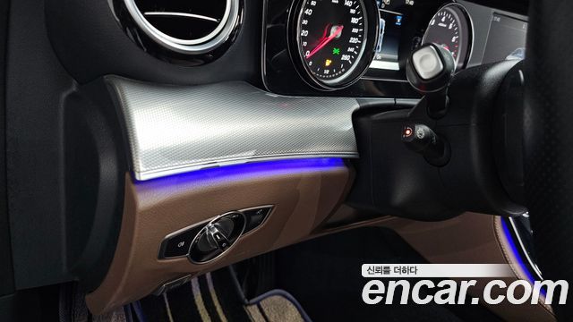 Mercedes-Benz E-Class 2019 — photo 30