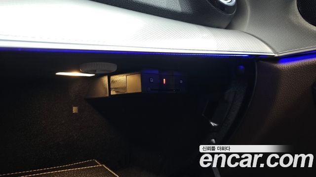 Mercedes-Benz E-Class 2019 — photo 33
