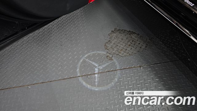 Mercedes-Benz E-Class 2019 — photo 34