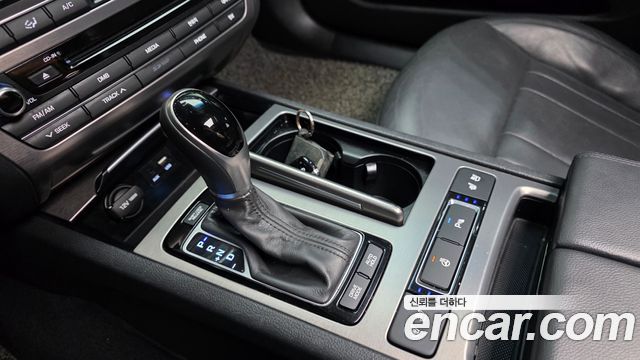 Hyundai Genesis 2016 — photo 9