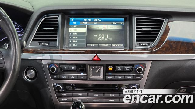 Hyundai Genesis 2016 — photo 17