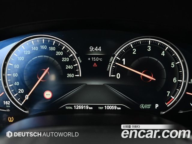 BMW 5-Series 2018 — photo 8