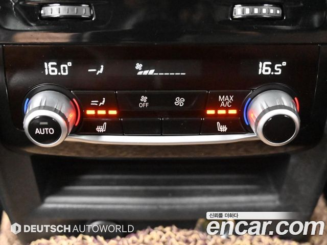 BMW 5-Series 2018 — photo 16