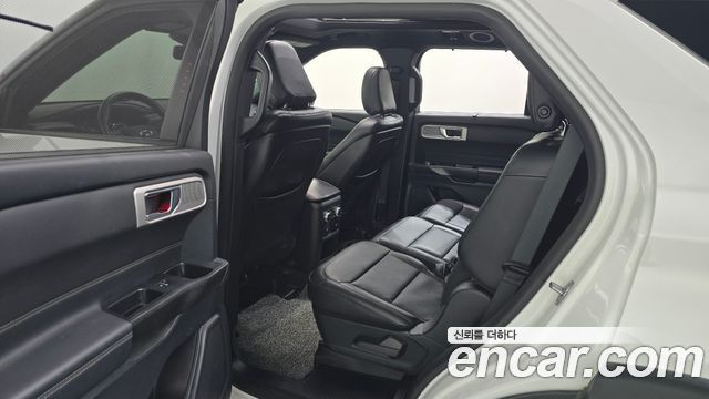 Ford Explorer 2020 — photo 11