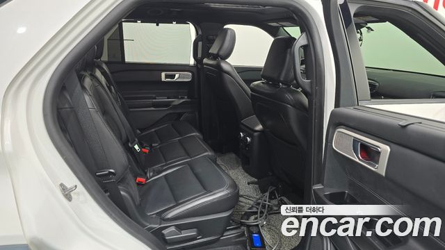 Ford Explorer 2020 — photo 12