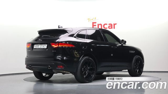 Jaguar F-PACE 2017 — photo 2