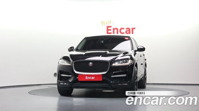 Jaguar F-PACE 2017 — photo 3